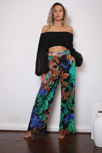 Load image into Gallery viewer, Raven Crop top